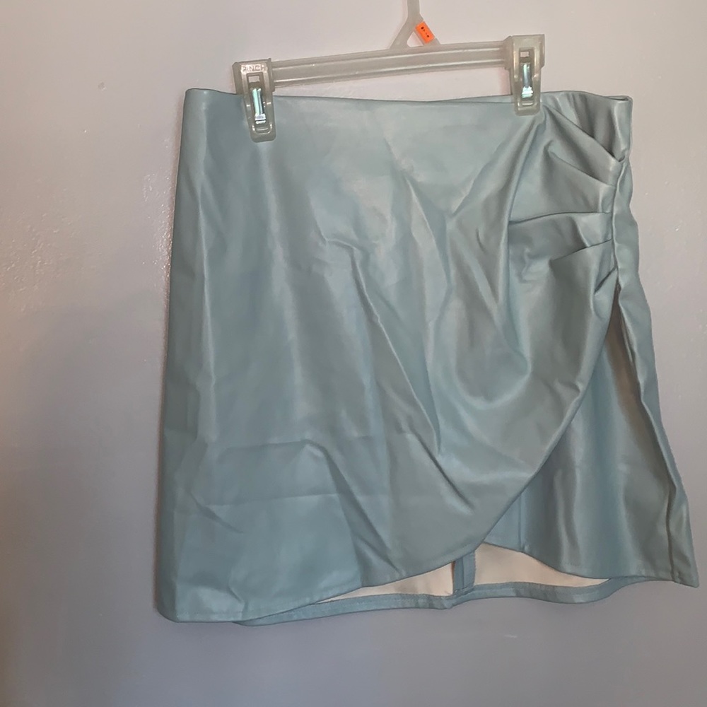 blue skirt- M